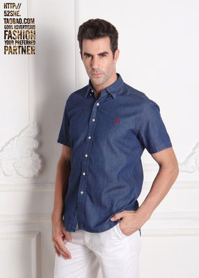 淘寶服裝拍攝服務(wù) 平鋪、掛拍與外籍男模的多場(chǎng)景呈現(xiàn)